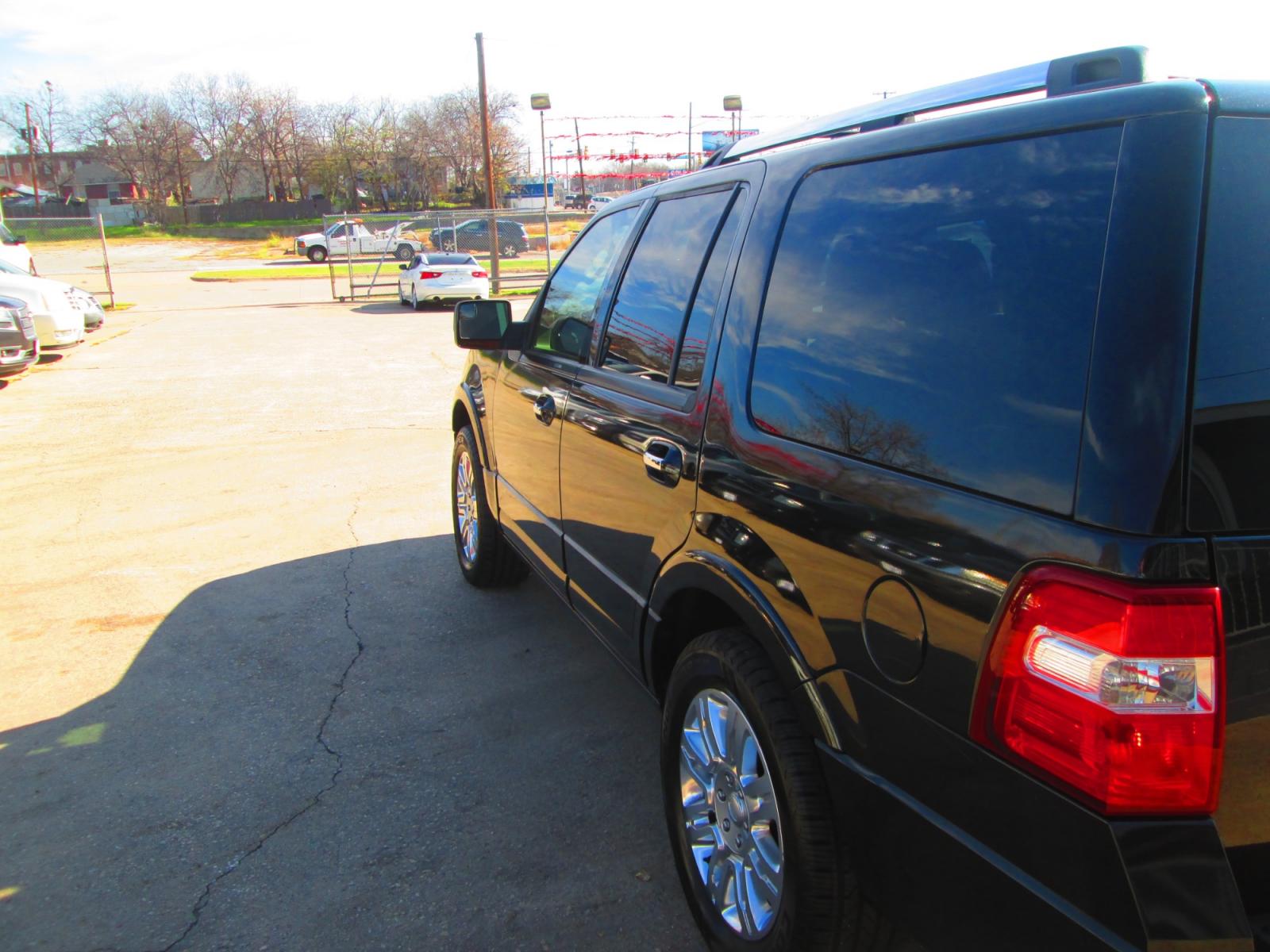 2013 BLACK Ford Expedition (1FMJU1K55DE) , located at 1815 NE 28th St., Fort Worth, TX, 76106, (817) 625-6251, 32.795582, -97.333069 - Photo #6